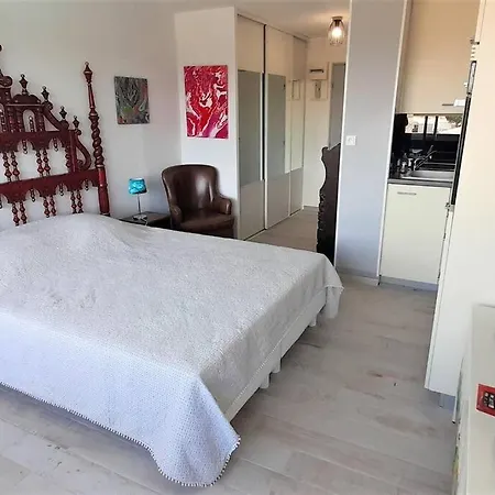 320, Port Venus Au Village Naturiste Apartment