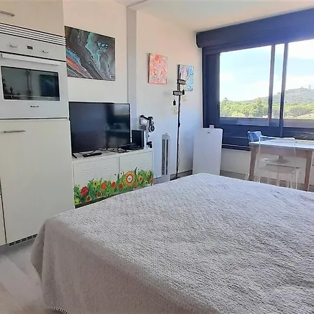 320, Port Vénus Au Village Naturiste *