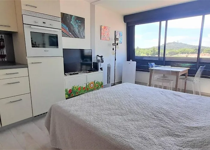 320, Port Vénus Au Village Naturiste *